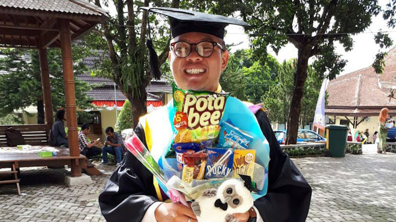 Haryanto Kristanto setelah menyelesaikan pendidikan perguruan tinggi